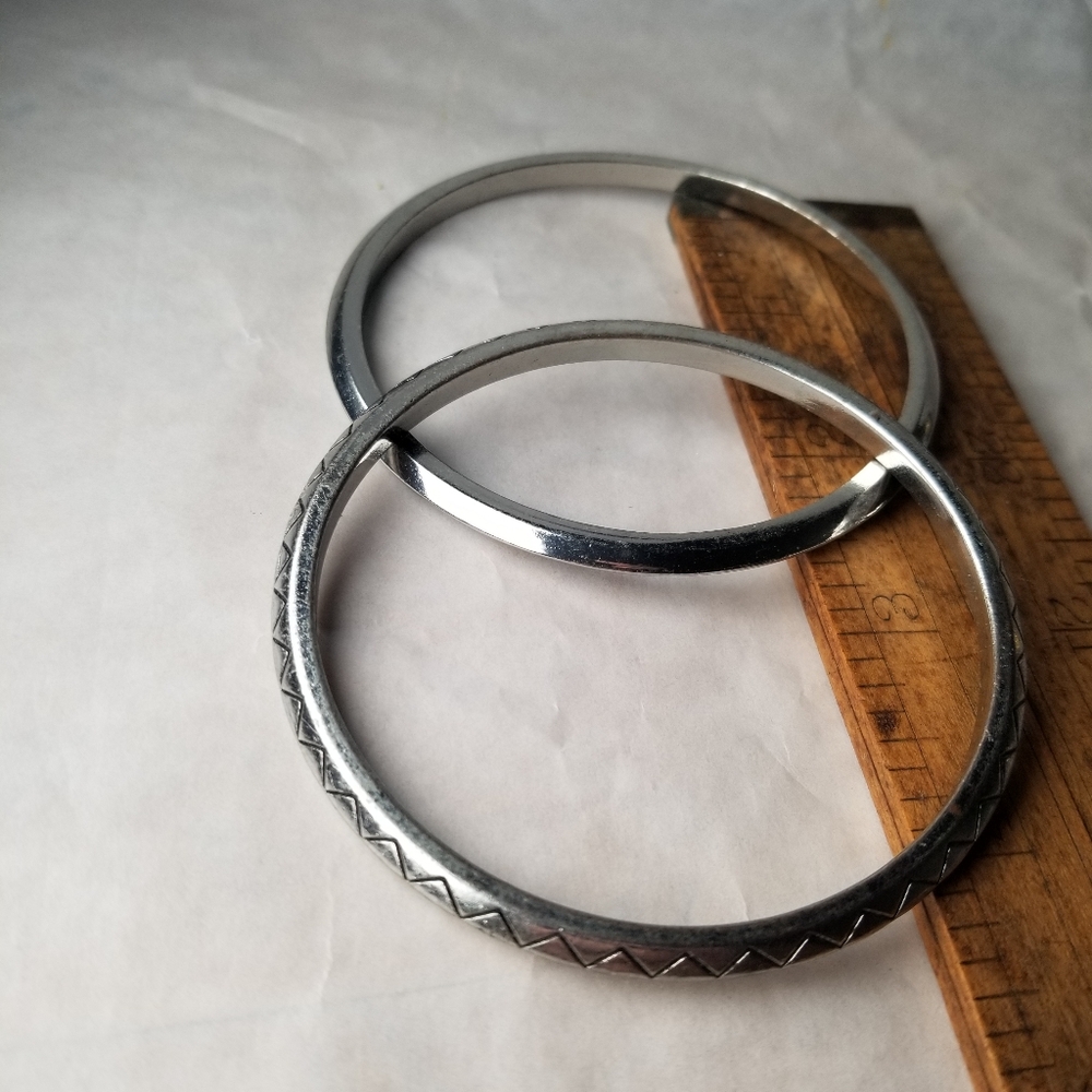 Silver Tone Pair Of Bangles